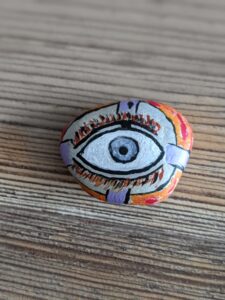 Stein mit Auge in bunt, Mai 21