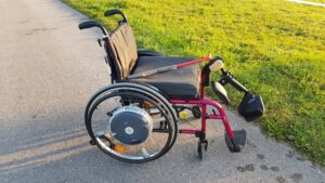 Mein Rollstuhl mit meinem neuen eMotion-Zusatzantrieb