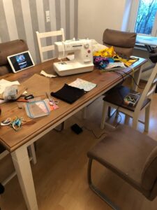 mein Arbeitsplatz beim Nähen